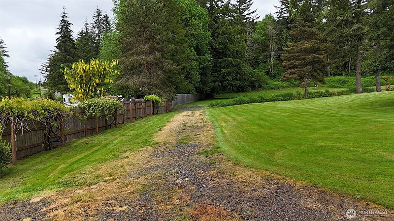 3rd image of 161 Beach Road