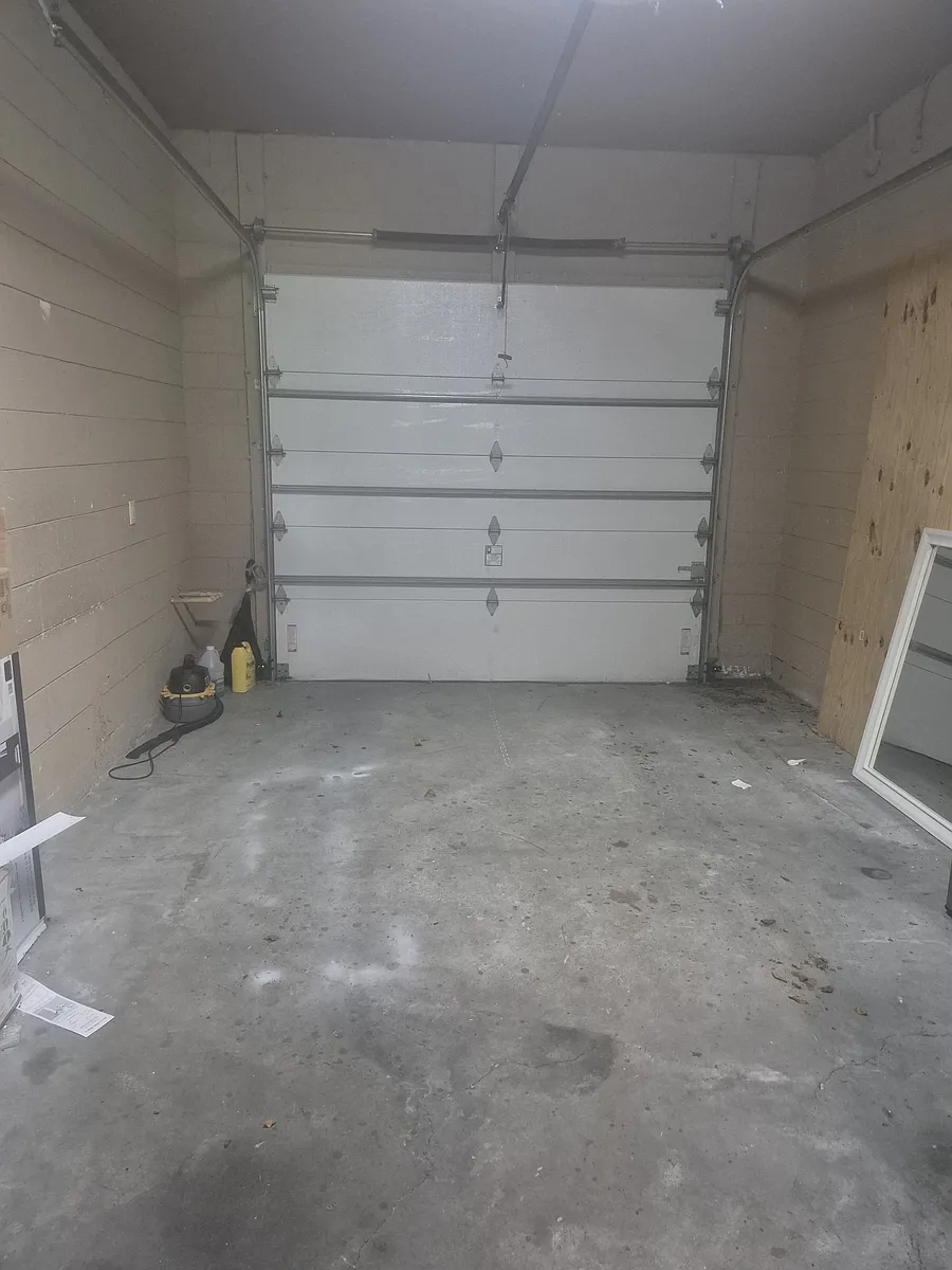 Garage Interior - Maxim Pkwy