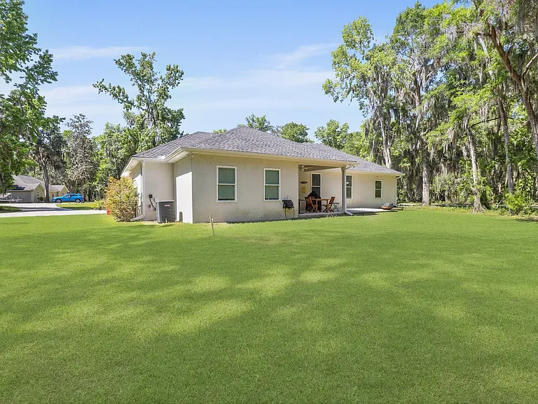 1003 Dolphin Ct NE — Photo 45