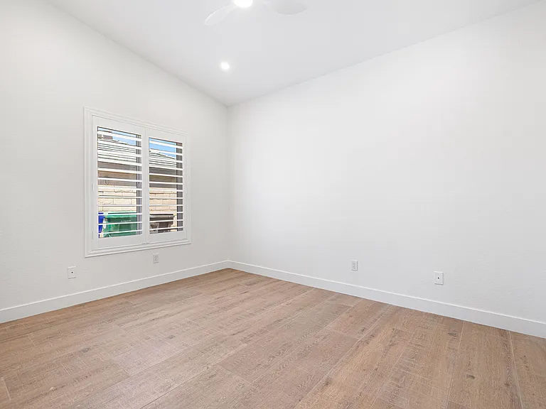 76 Sutton Pl S — Photo 27