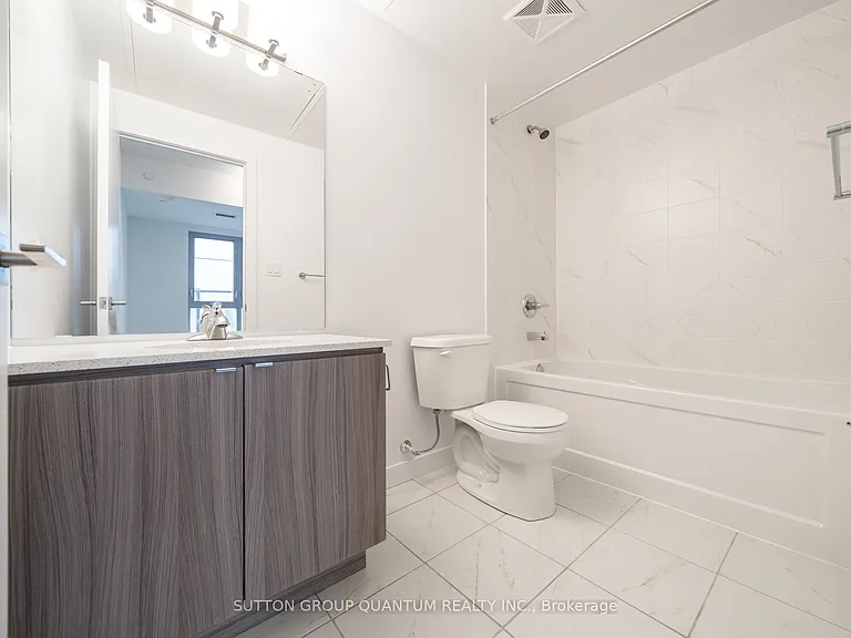 2433 Dufferin St #505 — Photo 14