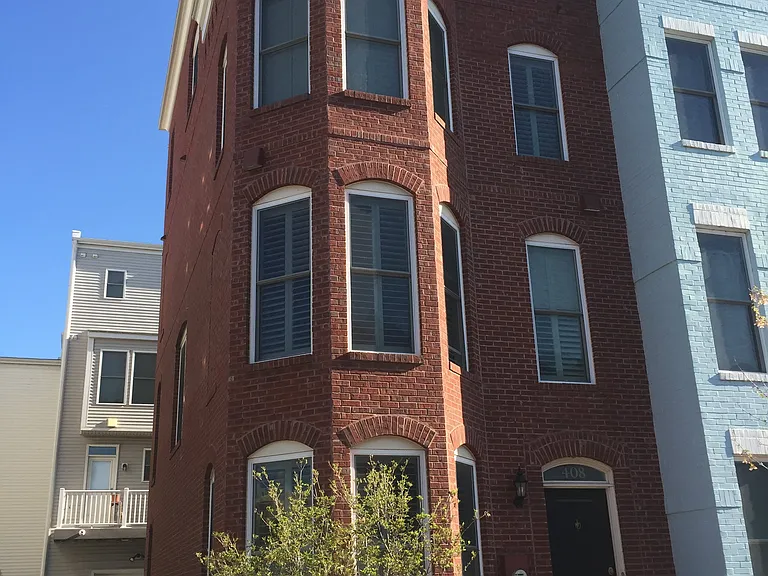 408 K St SE — Photo 1