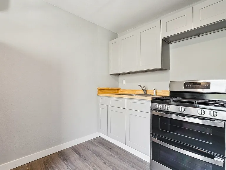 2316 Washington Ave #210 — Photo 5