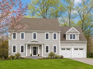 656 Shining Rock Dr, Northbridge, MA 01534