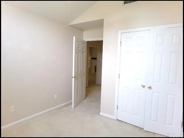 1024 Colonial Dr — Photo 23