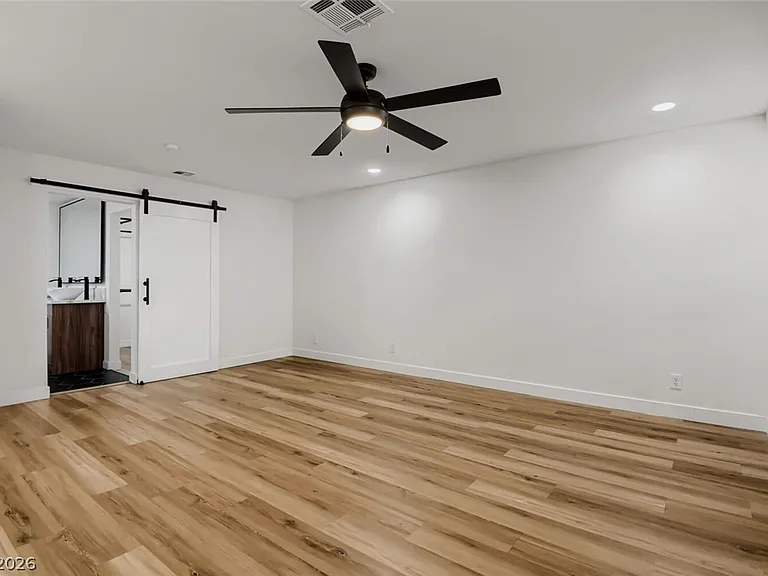 5631 Gilbert Ln — Photo 13