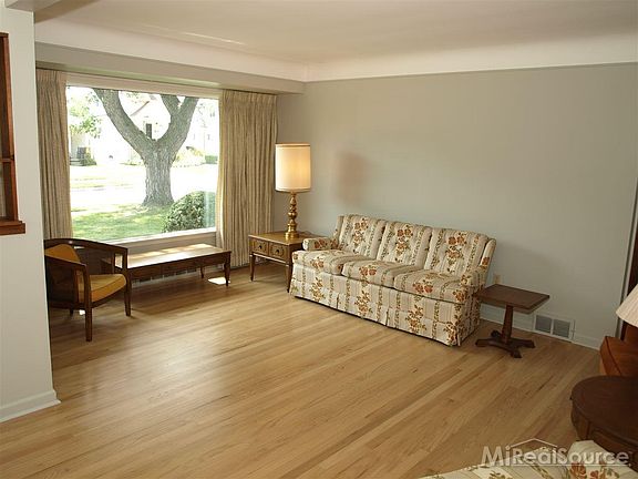 2nd image of 20817 Erben St