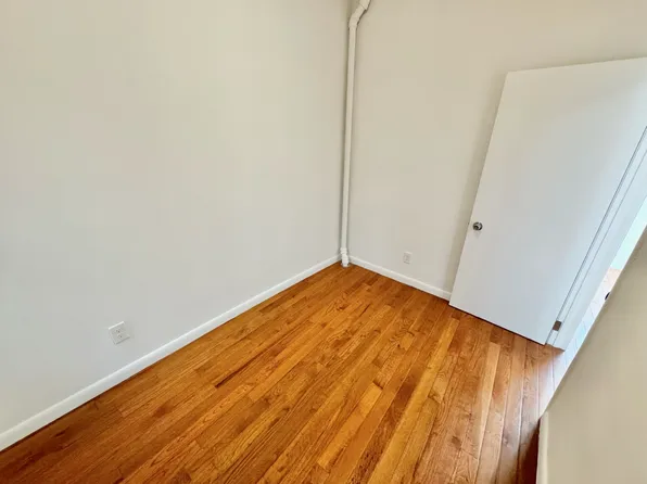 79 Thompson Street image 8 of 16