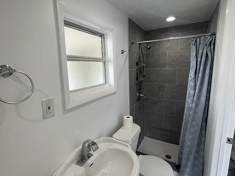 1208 Elinore Dr — Photo 6