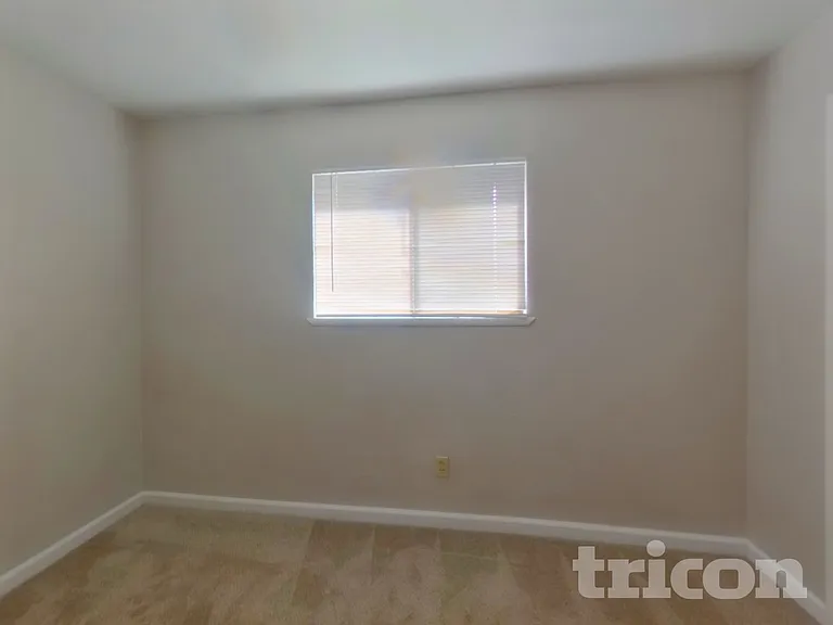 1426 Pearl St — Photo 11