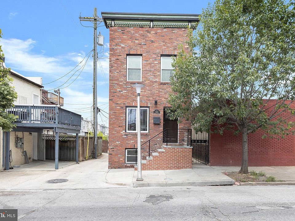 1st image of 3200 E Lombard St