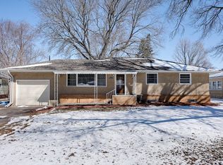 3906 Burquest Ln, Brooklyn Center, MN 55429