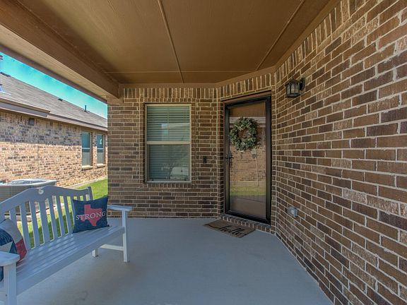 4th image of 256 Crowfoot Dr