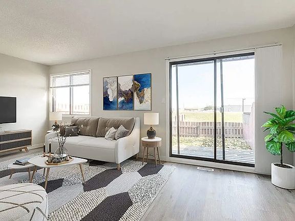 4th image of 3725 53rd St #18