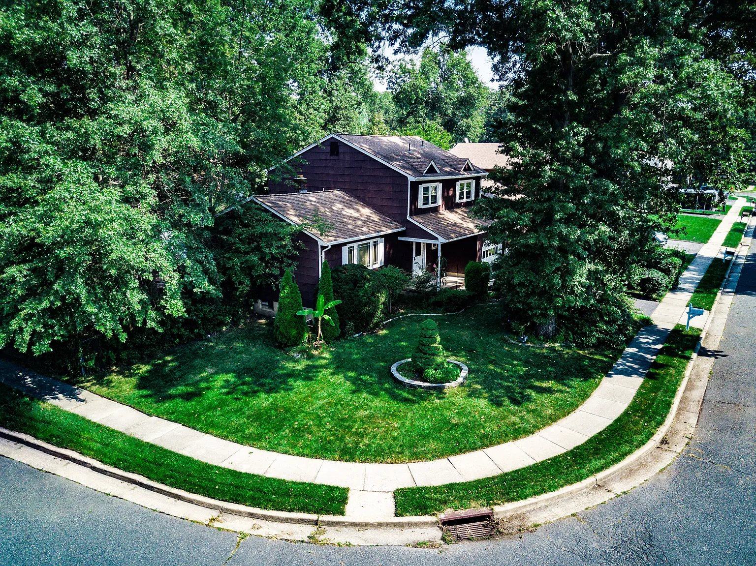 37 Scott Ave photo 1