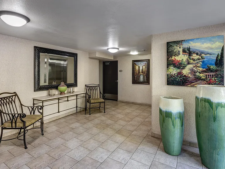 Apartments in Burbank, CA - Interior Lobby Entrance