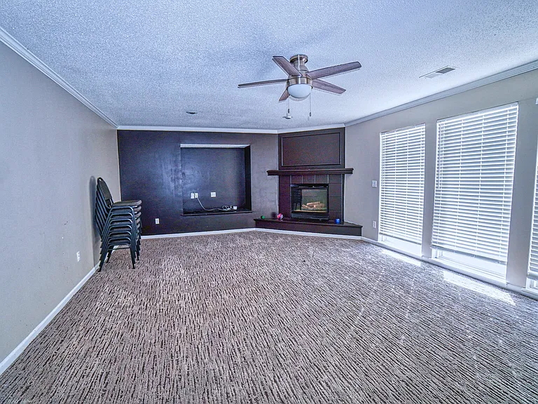 15838 S Avalon St — Photo 11