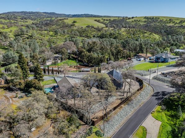 8820 Honda Ln, Valley Springs, CA 95252