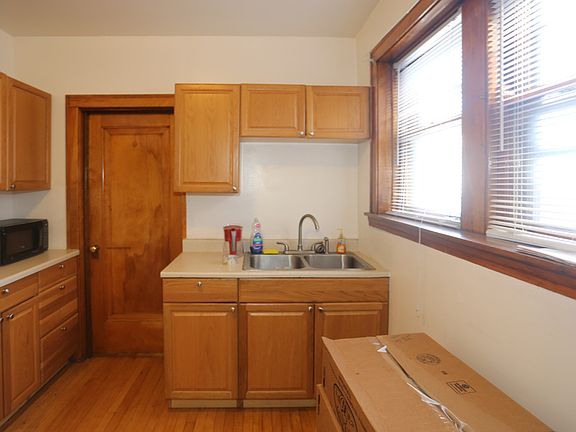 3rd image of 2336 W Grace St #1
