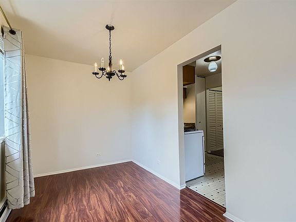 4th image of 7320 N Rogers Ave APT 215