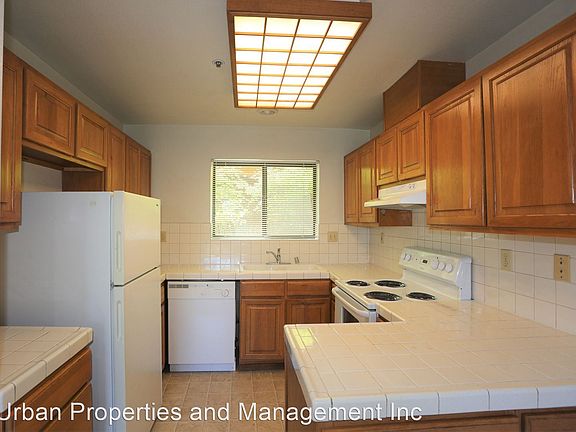 5th image of 631 Waltermire St #3