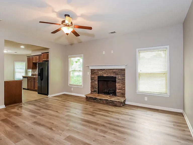 114 Valdosta Ave — Photo 6