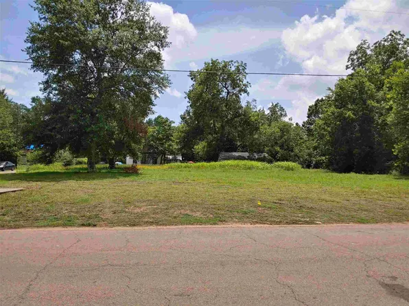 247 & 255 NW 13th St NW, Paris, TX 75460
