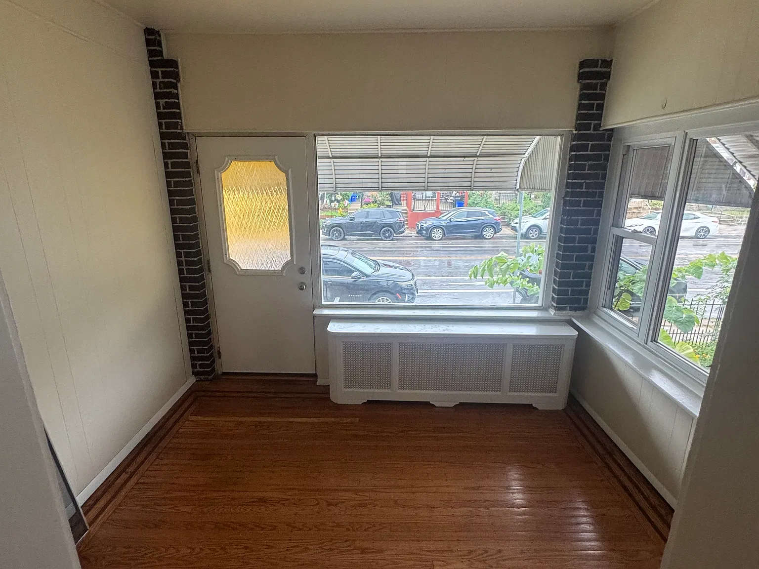 3 bed, 1.5 bath, 1234 sqft, $1,850 — Photo 2