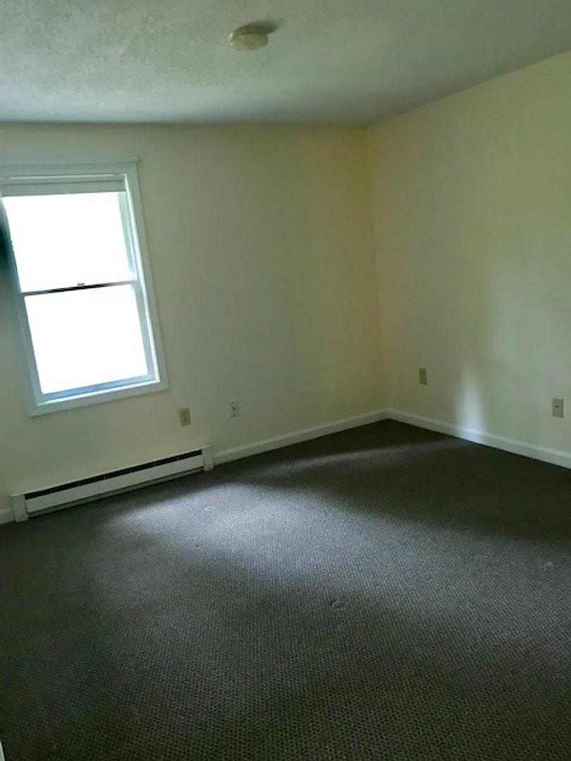 2J Salmon Street — Photo 4