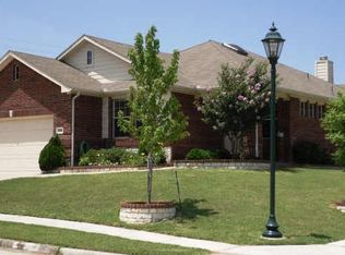 800 Lone Pine Dr, Little Elm, TX 75068