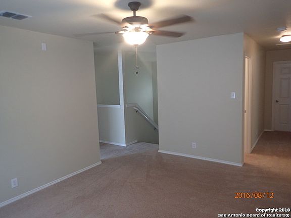 3rd image of 5707 Sherbrooke Oak
