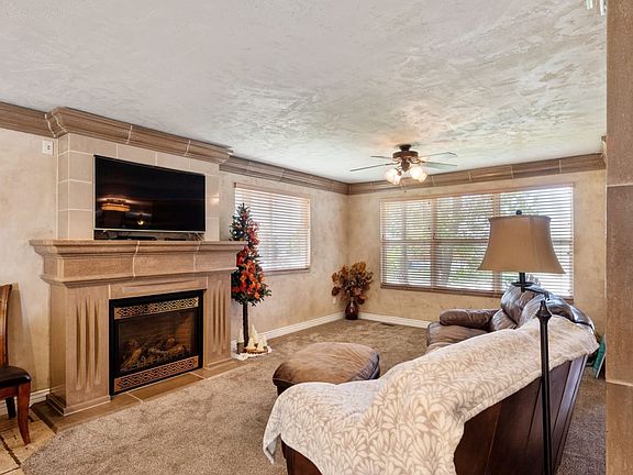 3rd image of 10194 N Cottonwood Dr