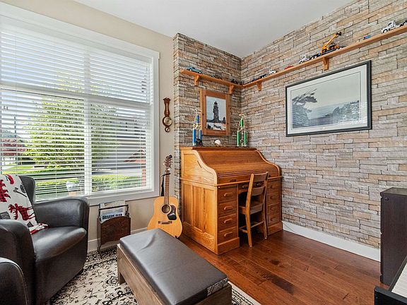 3rd image of 7319 Morrow Rd #18