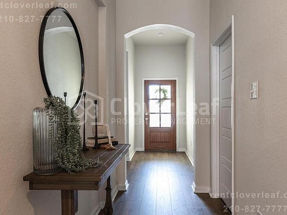 5th image of 3211 Rose Ln