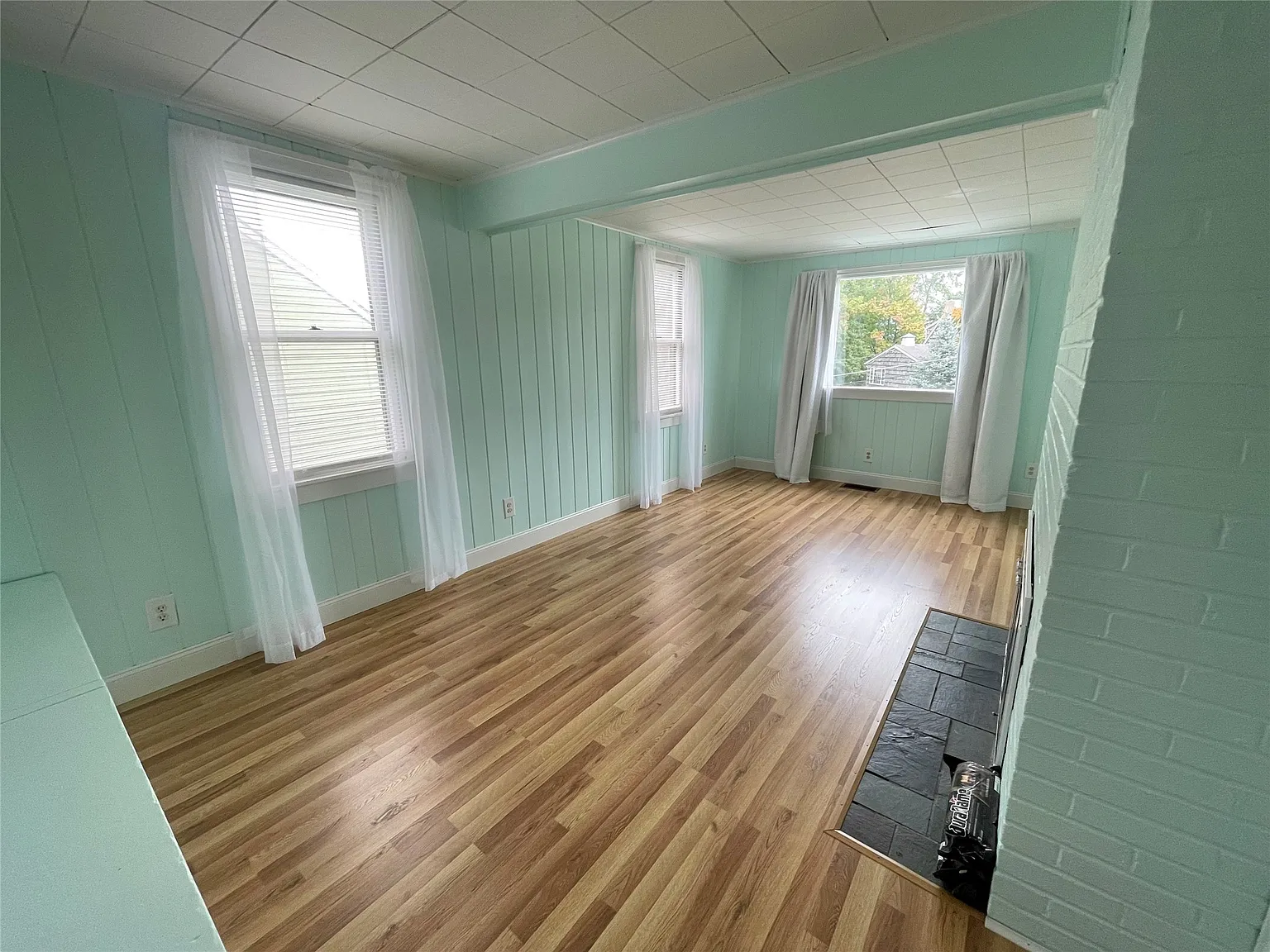 3 bed, 1.5 bath, 2199 sqft, $2,000 — Photo 4