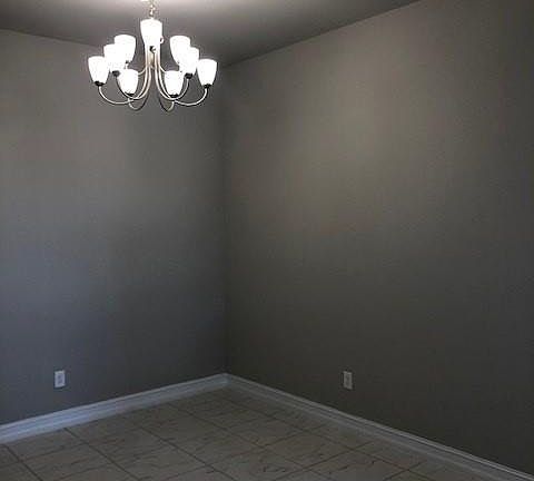 4th image of 8131 Venetian Pointe Dr