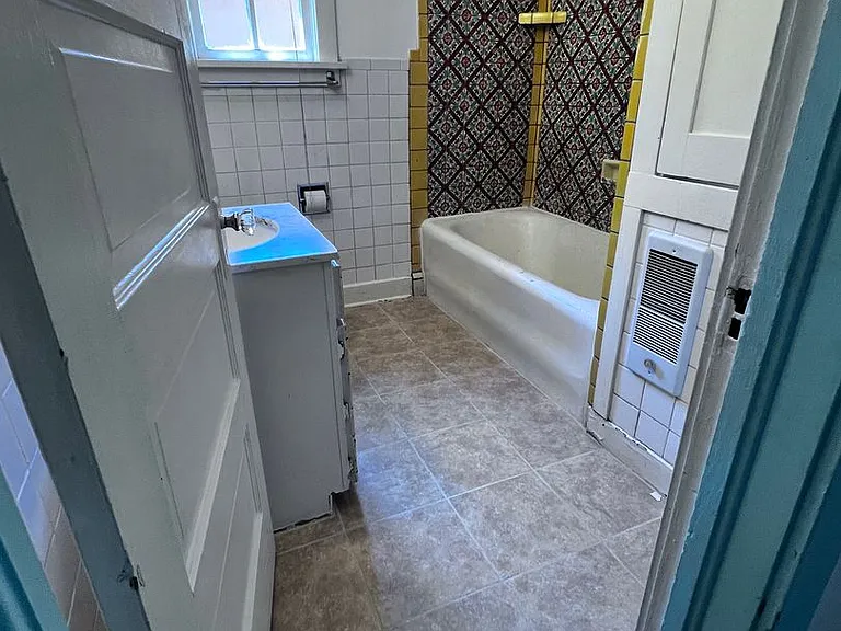 218 McKenzie St #C — Photo 11