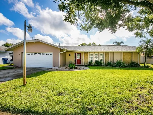 10639 Yunker Dr, Largo, FL 33774