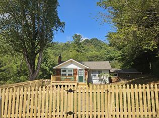 40 Old Youngs Cove Rd, Candler, NC 28715
