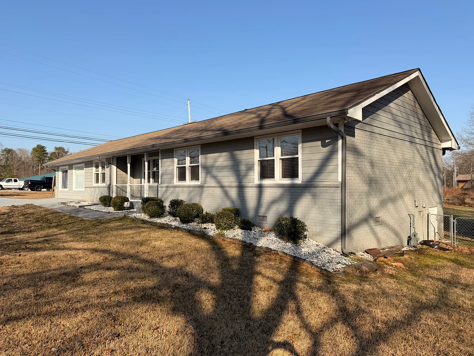 3 bed, 2000 sqft, $4,000 — Photo 4