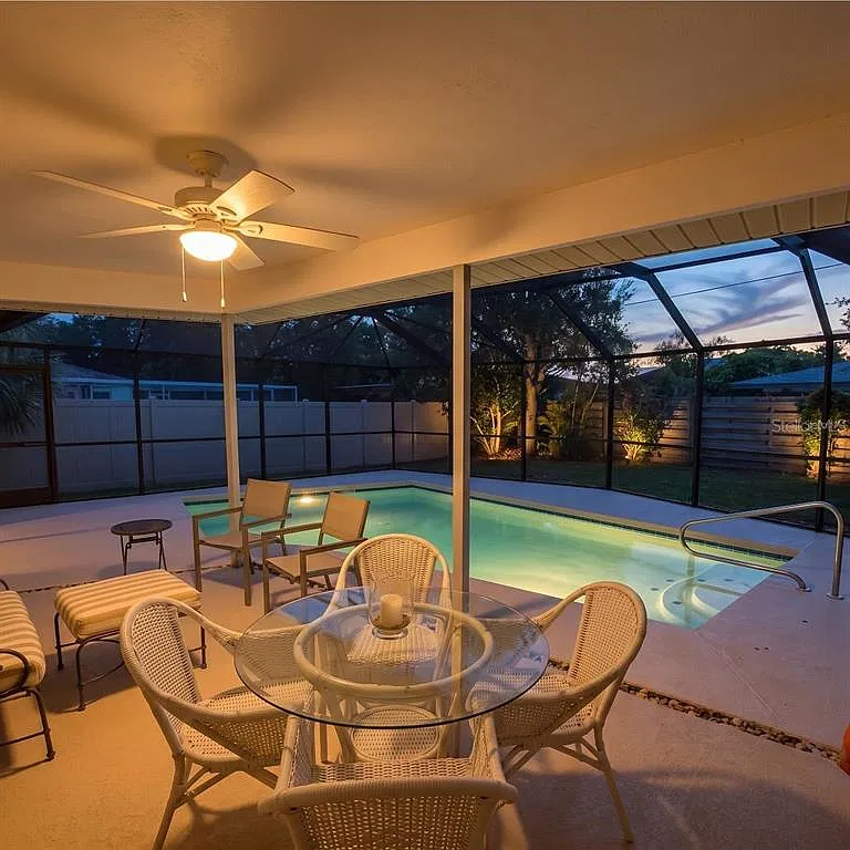 3 bed, 2.0 bath, 1549 sqft, $2,900 — Photo 4