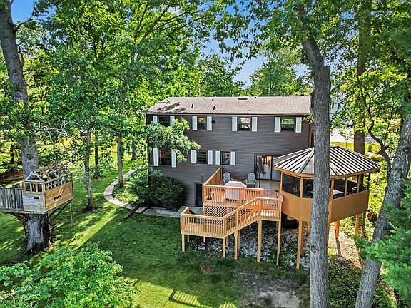 2nd image of 7618 Hampton Oaks Dr