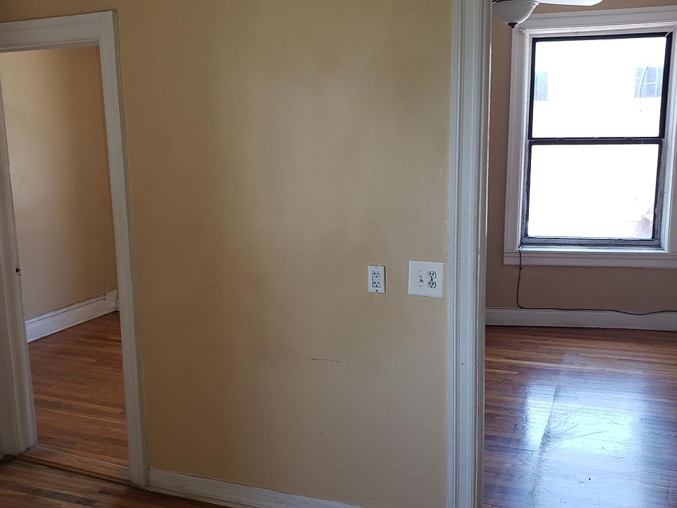 1st image of 144 Vista Pl