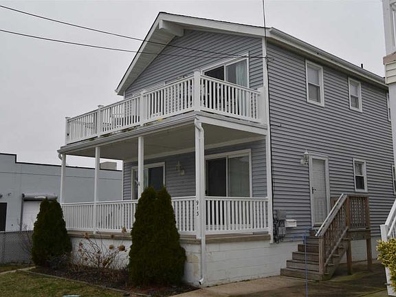 3rd image of 913 Pleasure Ave #1