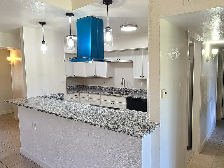 6705 Greenfield Dr — Photo 5