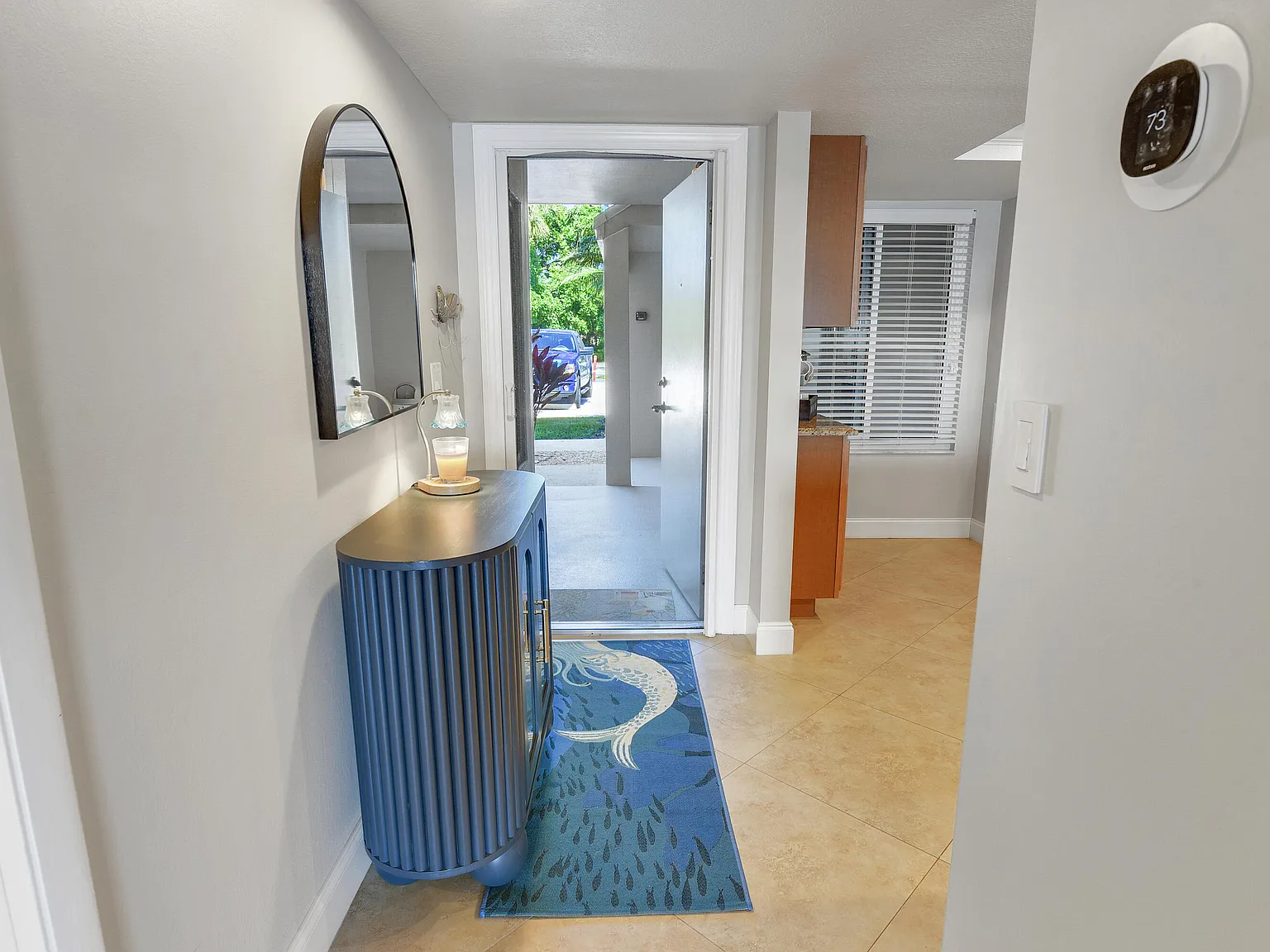 2 bed, 2.0 bath, 1032 sqft, $6,500 — Photo 3