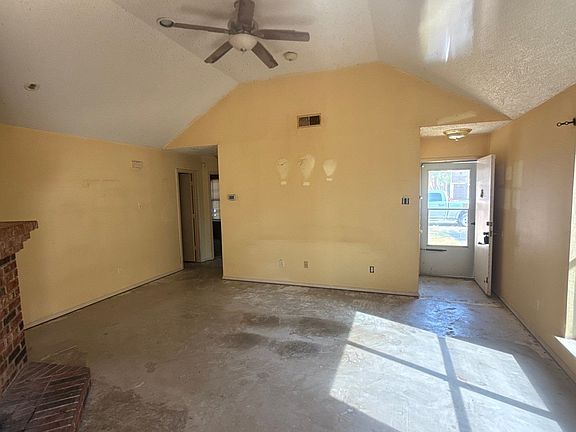 4th image of 1422 Windmill Ln
