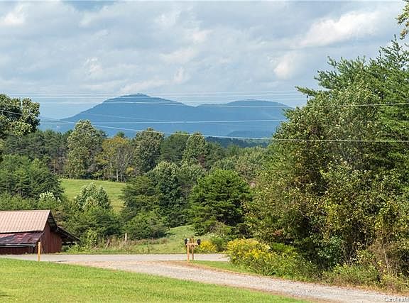 3rd image of 54 Dakota Hill Ln
