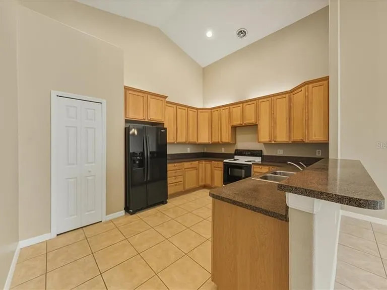 20647 Majestic St #20647 — Photo 12