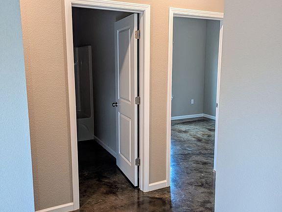 5th image of 4300 Holcomb Dr #402